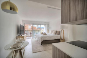 STUDIO SUPERBE, NEUF et MODERNE A0B196